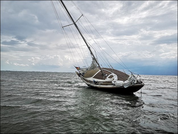 Navigating Troubled Waters | How to Choose a Boating Accidents Lawyer in Arizona